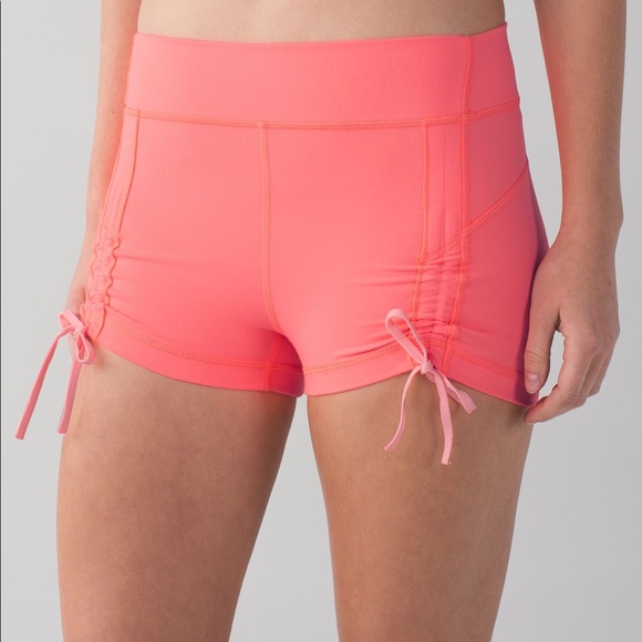 Lululemon Liberty Short Grapefruit Bleached Coral - Picture 1 of 8